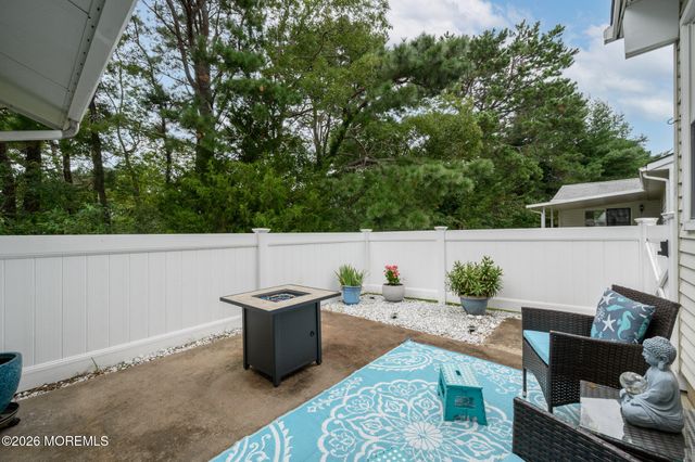1 Selkirk Avenue, Toms River, NJ 08757