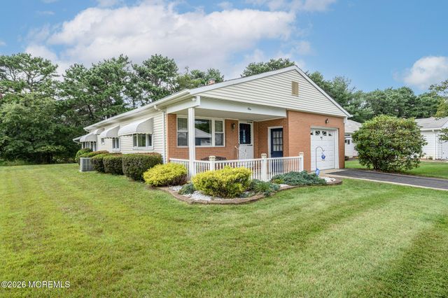 1 Selkirk Avenue, Toms River, NJ 08757