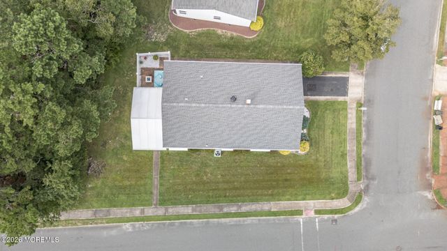 1 Selkirk Avenue, Toms River, NJ 08757