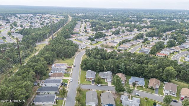 1 Selkirk Avenue, Toms River, NJ 08757
