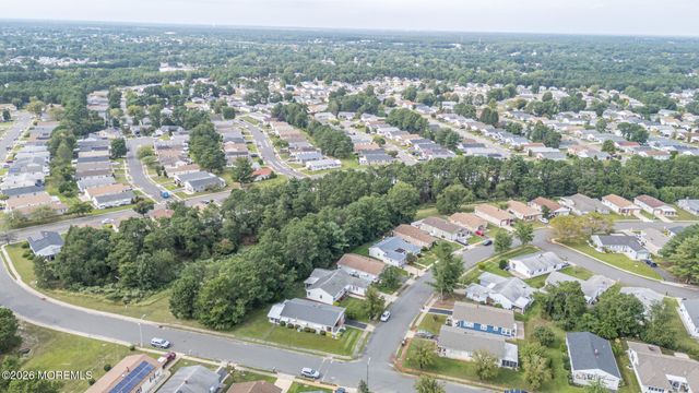 1 Selkirk Avenue, Toms River, NJ 08757