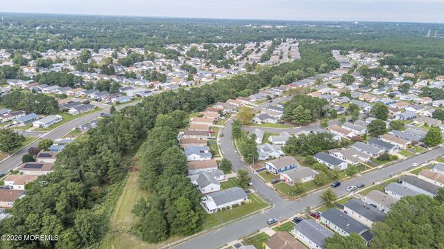 1 Selkirk Avenue, Toms River, NJ 08757