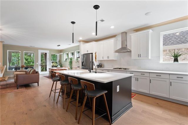 318 Carriage Glen Lane, Woodstock, GA 30188