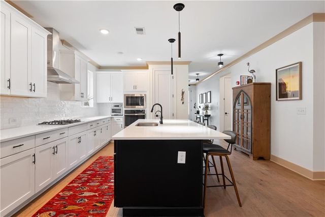 318 Carriage Glen Lane, Woodstock, GA 30188