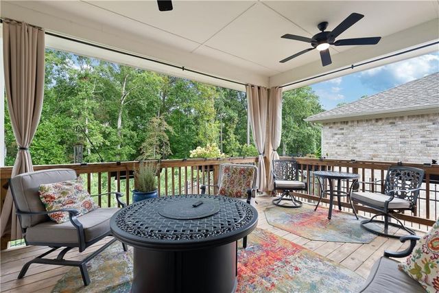 318 Carriage Glen Lane, Woodstock, GA 30188
