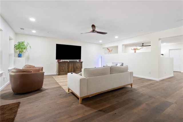 318 Carriage Glen Lane, Woodstock, GA 30188