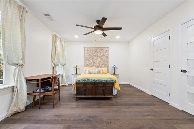 318 Carriage Glen Lane, Woodstock, GA 30188