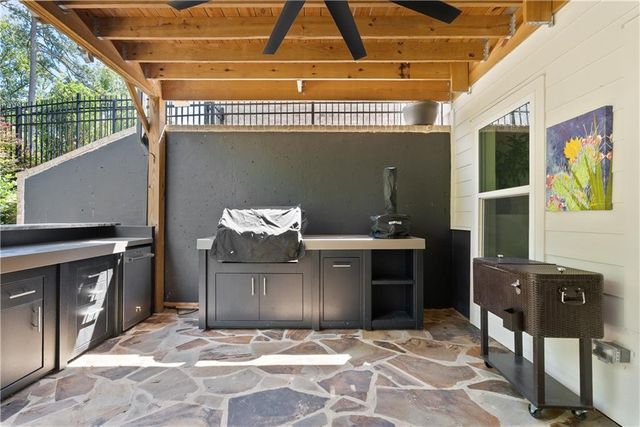 318 Carriage Glen Lane, Woodstock, GA 30188