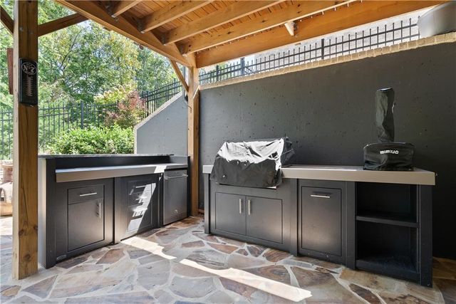 318 Carriage Glen Lane, Woodstock, GA 30188