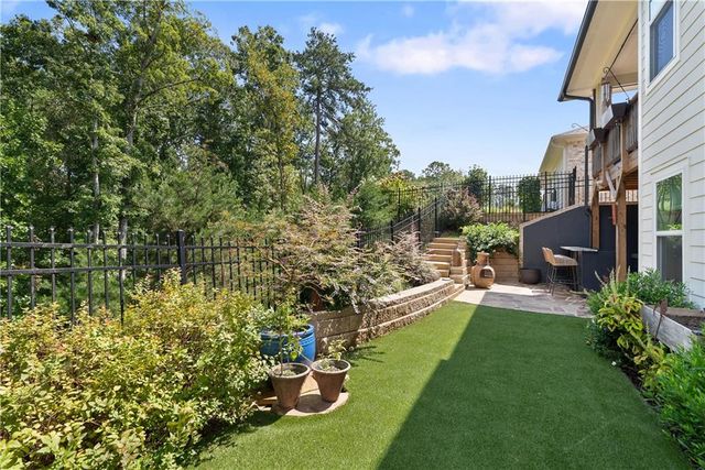 318 Carriage Glen Lane, Woodstock, GA 30188