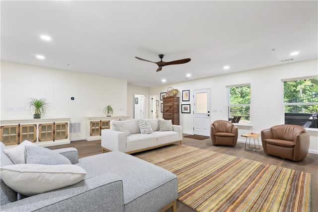 318 Carriage Glen Lane, Woodstock, GA 30188