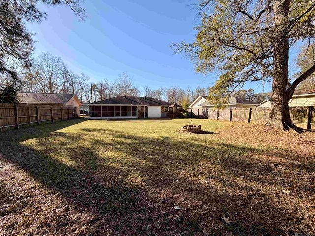 13160 She Lee Place Rd, Gonzales, LA 70737