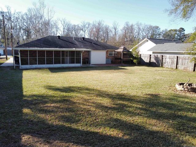 13160 She Lee Place Rd, Gonzales, LA 70737
