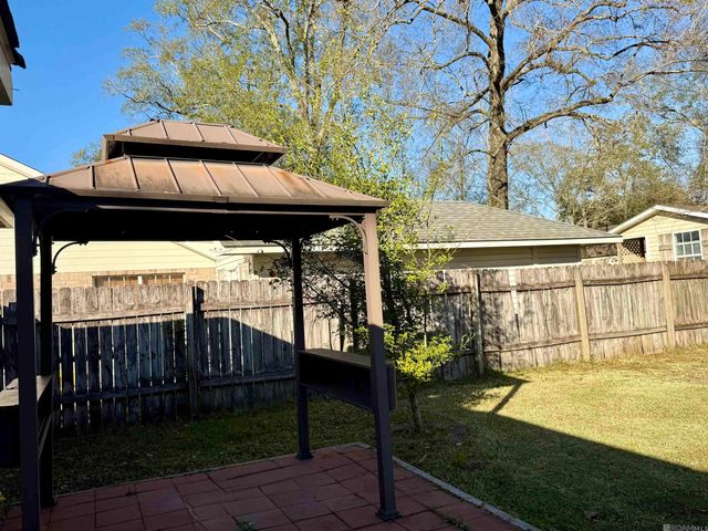 13160 She Lee Place Rd, Gonzales, LA 70737