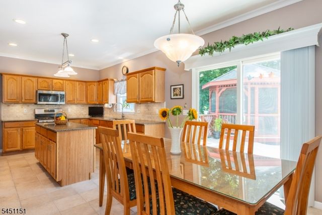 2 Kingston Ct, Jefferson Twp., NJ 07438