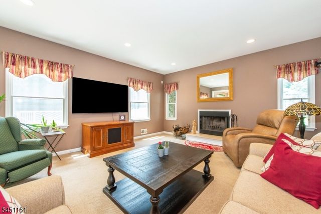 2 Kingston Ct, Jefferson Twp., NJ 07438