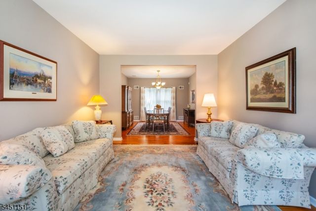2 Kingston Ct, Jefferson Twp., NJ 07438