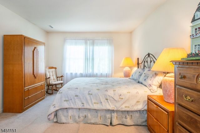 2 Kingston Ct, Jefferson Twp., NJ 07438