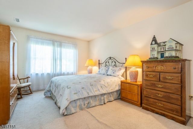 2 Kingston Ct, Jefferson Twp., NJ 07438