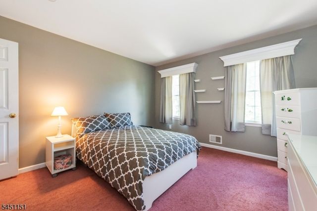 2 Kingston Ct, Jefferson Twp., NJ 07438