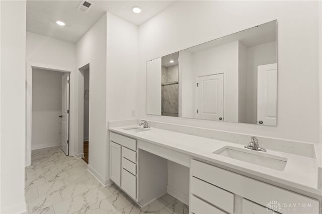 107 Autumn Maple Lane, Brookville, OH 45309