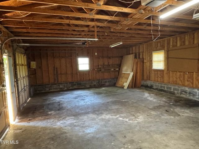 1159 V I Ranch Road, Bristol, TN 37620