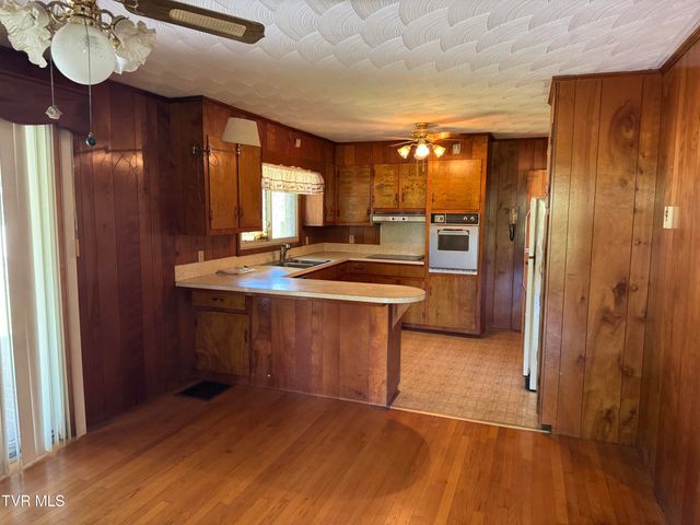 1159 V I Ranch Road, Bristol, TN 37620