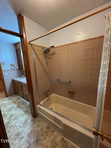 1159 V I Ranch Road, Bristol, TN 37620