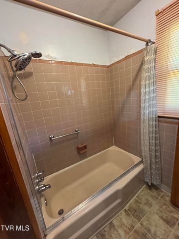 1159 V I Ranch Road, Bristol, TN 37620