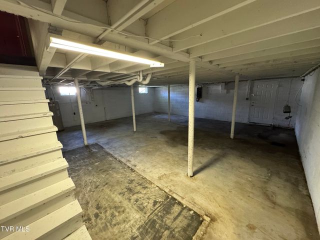 1159 V I Ranch Road, Bristol, TN 37620