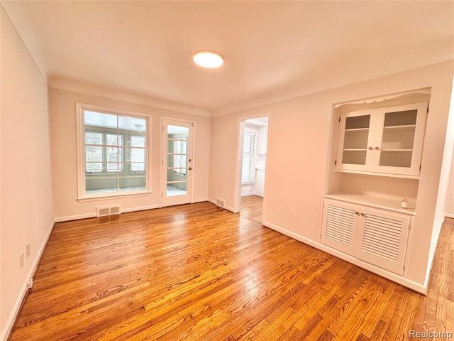 576 Merritt Lane, Birmingham, MI 48009