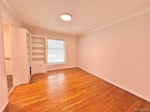 576 Merritt Lane, Birmingham, MI 48009