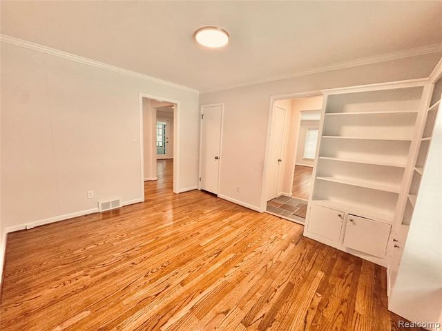 576 Merritt Lane, Birmingham, MI 48009