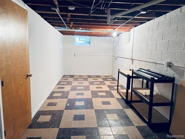 576 Merritt Lane, Birmingham, MI 48009