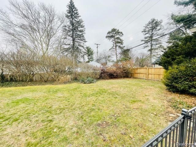 576 Merritt Lane, Birmingham, MI 48009