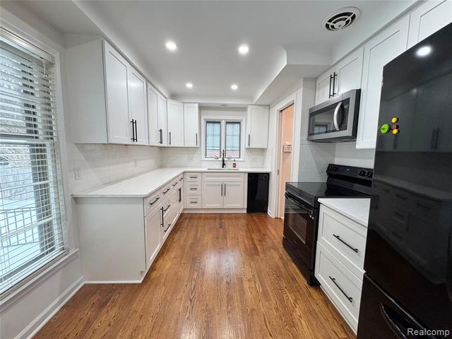 576 Merritt Lane, Birmingham, MI 48009