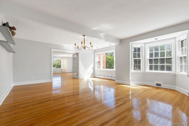 35 Gordon Place, Scarsdale, NY 10583