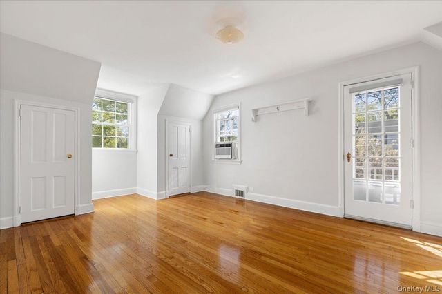 35 Gordon Place, Scarsdale, NY 10583