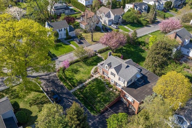 35 Gordon Place, Scarsdale, NY 10583