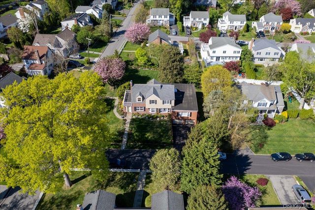 35 Gordon Place, Scarsdale, NY 10583