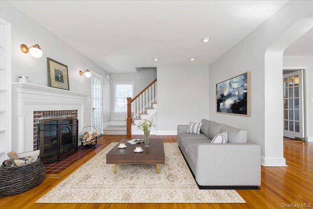 35 Gordon Place, Scarsdale, NY 10583