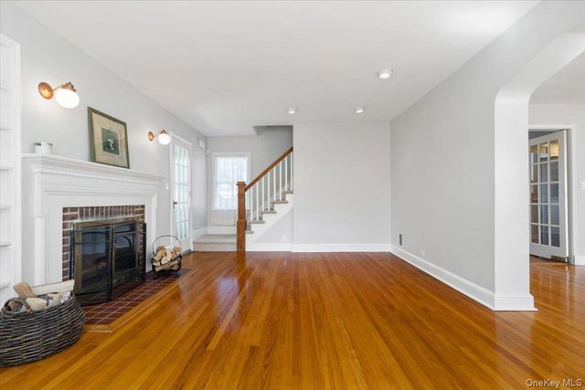 35 Gordon Place, Scarsdale, NY 10583