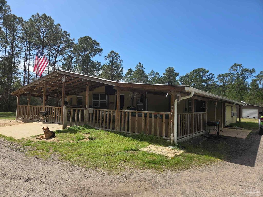 7582 John Matthews Rd, Milton, FL 32583