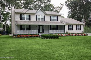 25 Shenandoah Avenue, Manchester, NJ 08759