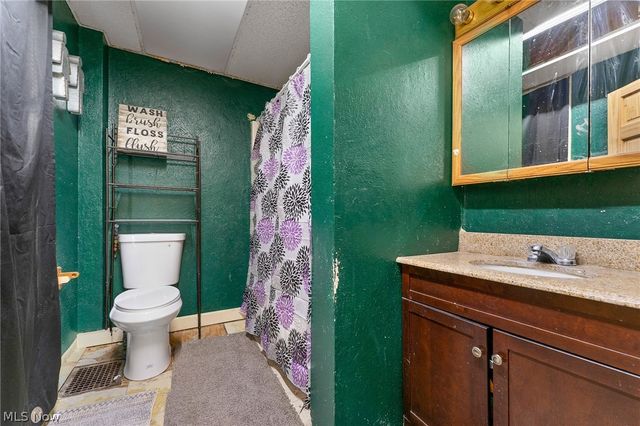 604 W Lincoln Way, Lisbon, OH 44432