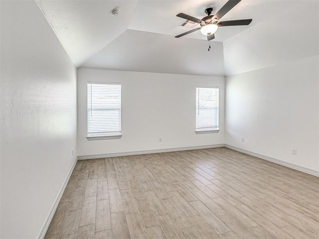 7700 Three Woods Lane, Yukon, OK 73099