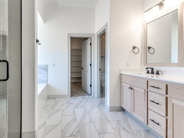 7700 Three Woods Lane, Yukon, OK 73099