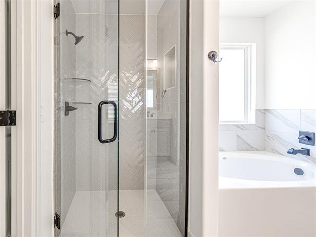 7700 Three Woods Lane, Yukon, OK 73099