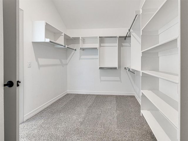 7700 Three Woods Lane, Yukon, OK 73099