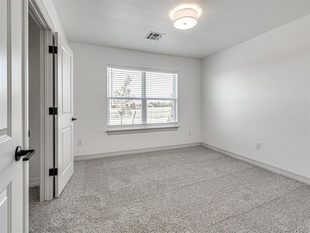 7700 Three Woods Lane, Yukon, OK 73099